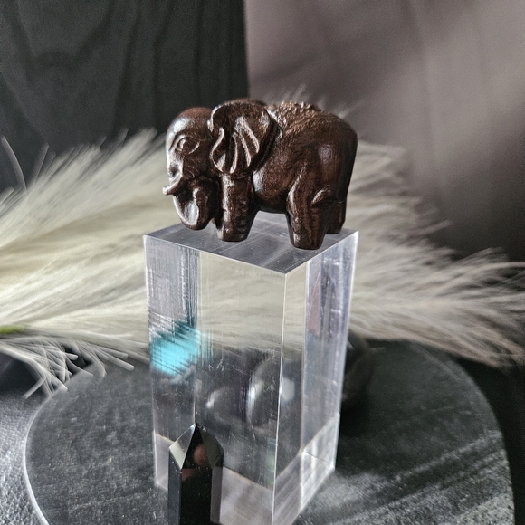 ADORABLE  Hand Carved Wooden Elephant - Picture 3 of 11